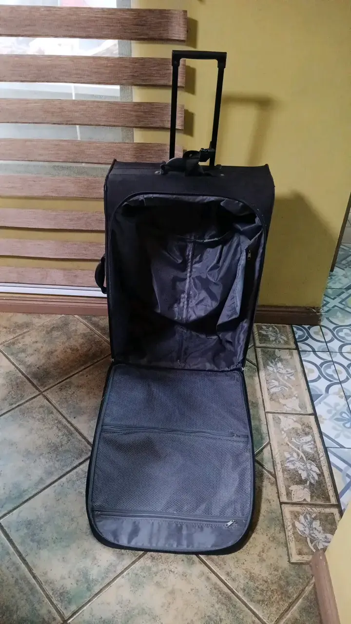 Maleta de viaje negra con ruedas - 5