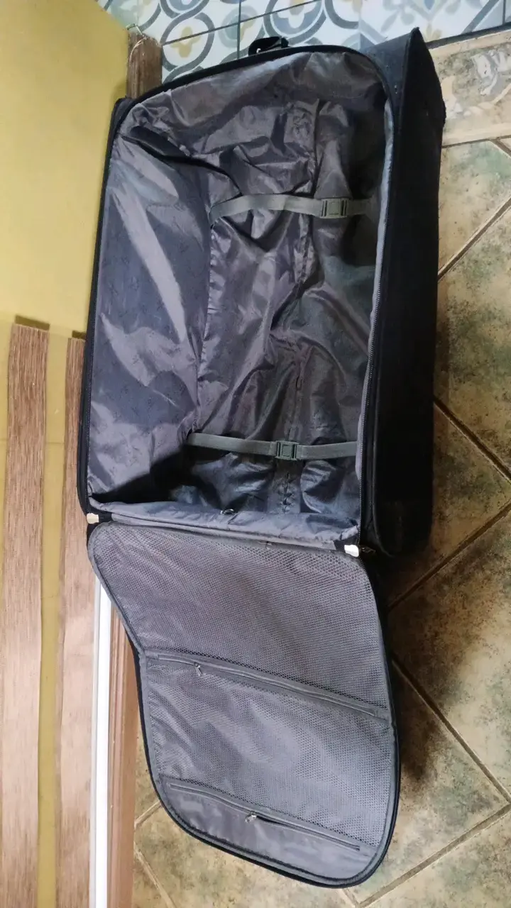 Maleta de viaje negra con ruedas - 6