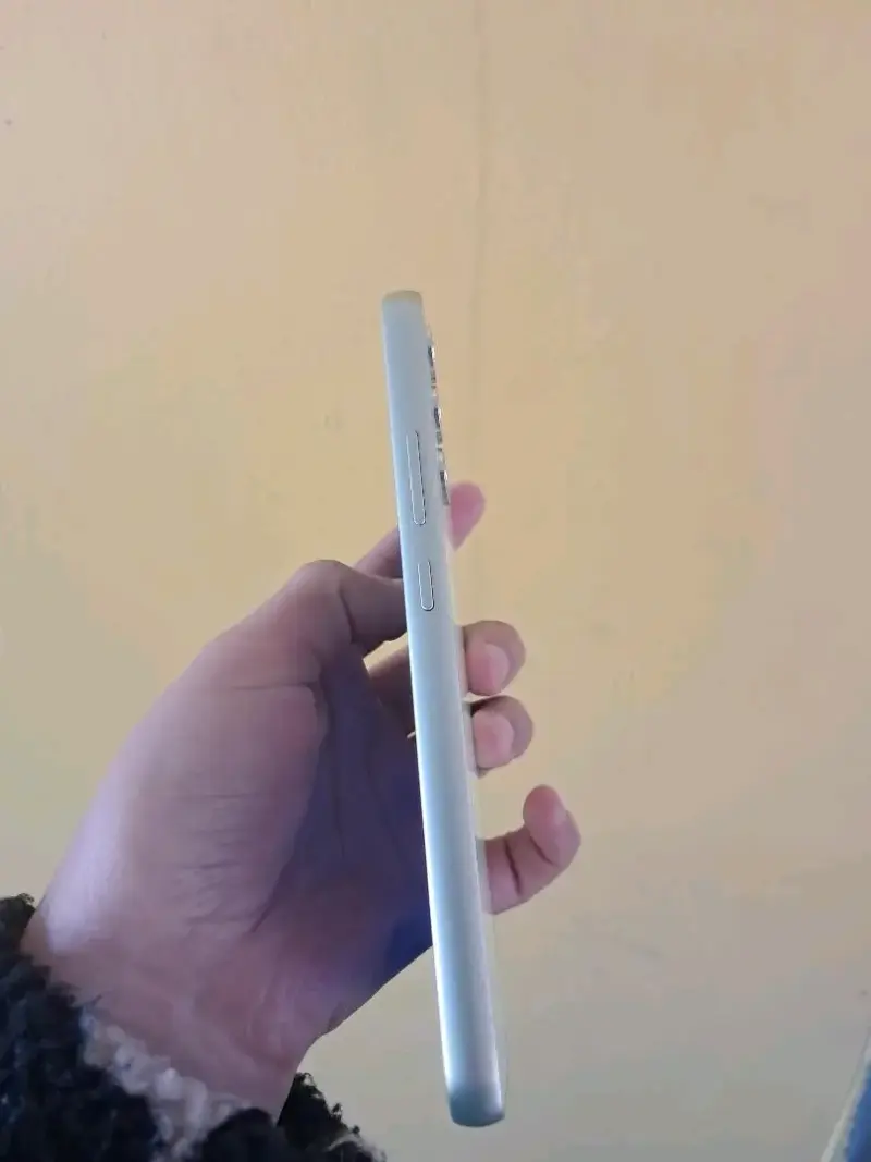 Smartphone con triple cámara trasera - 5