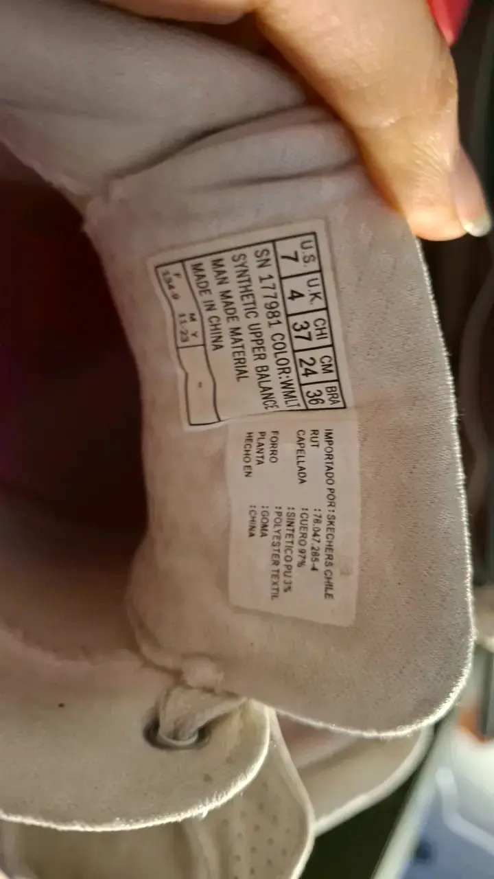 Zapatillas deportivas blancas con diseño colorido - 4