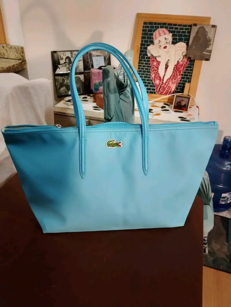 Bolso Tote azul Lacoste elegante - 1