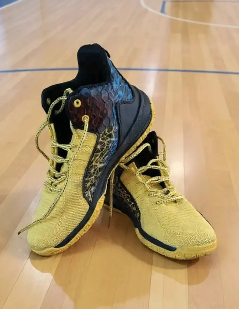 Zapatillas deportivas amarillas para baloncesto - 3
