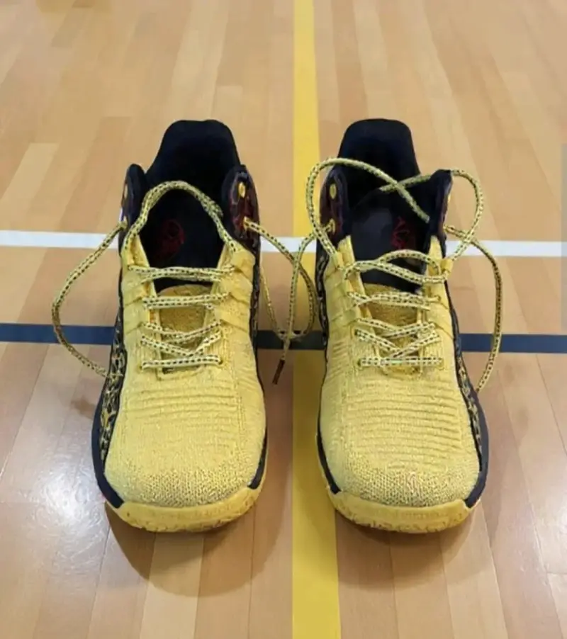 Zapatillas deportivas amarillas para baloncesto - 5