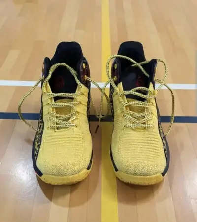 Zapatillas deportivas amarillas para baloncesto - miniatura 5