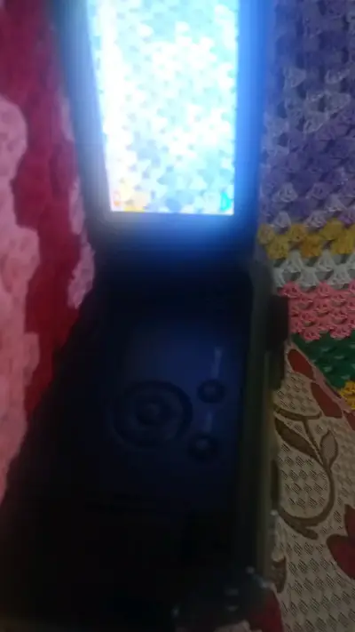 Cámara de video digital portátil con pantalla - miniatura 4