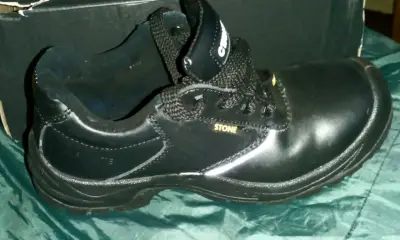 Zapatos de seguridad negros Stone resistentes - miniatura 2
