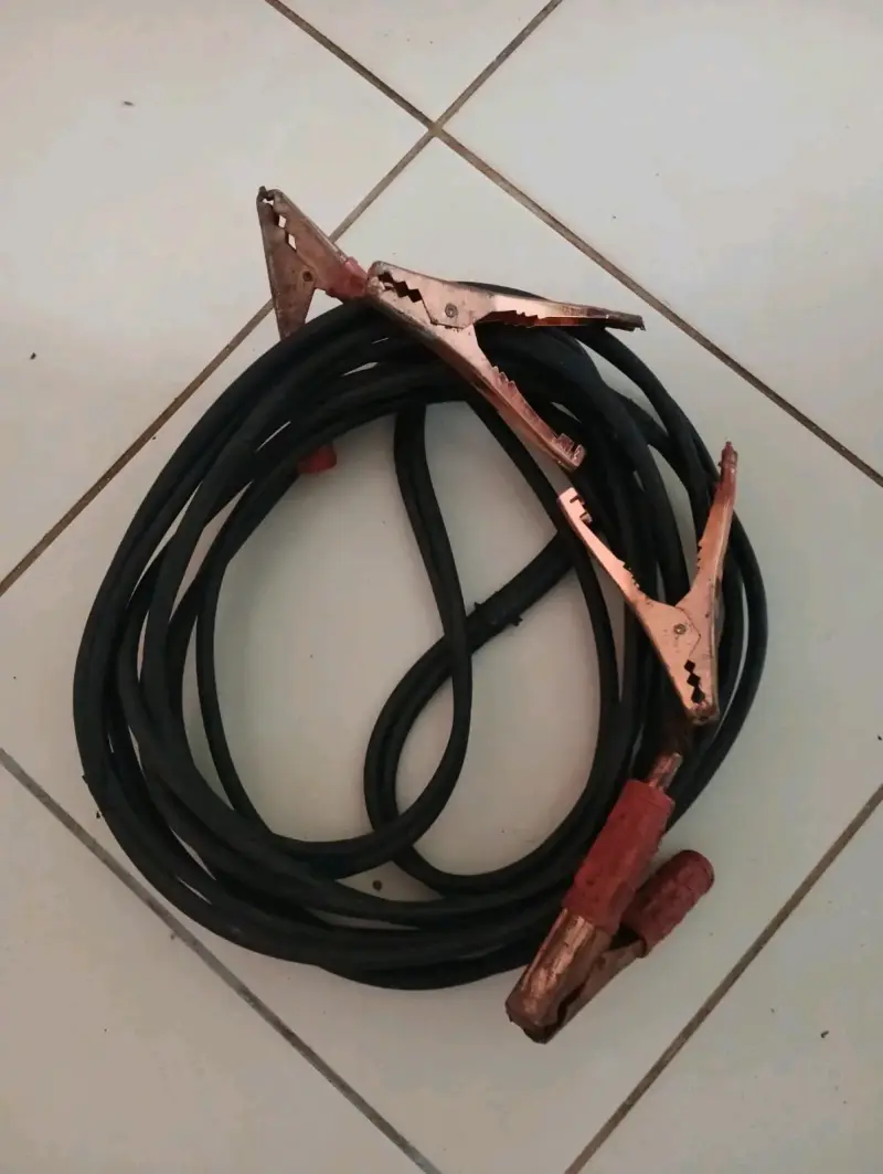 Cables de arranque para auto con pinzas