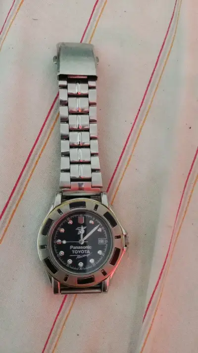 Reloj de pulsera Panasonic Toyota metálico - miniatura 2