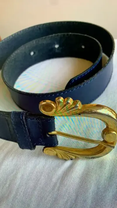 Cinturón de cuero azul con hebilla dorada small - miniatura 2