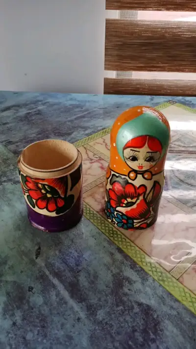 Muñeca Matrioska Rusa Pintada a Mano - miniatura 4