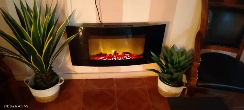 Chimenea eléctrica decorativa con efecto llama - 1