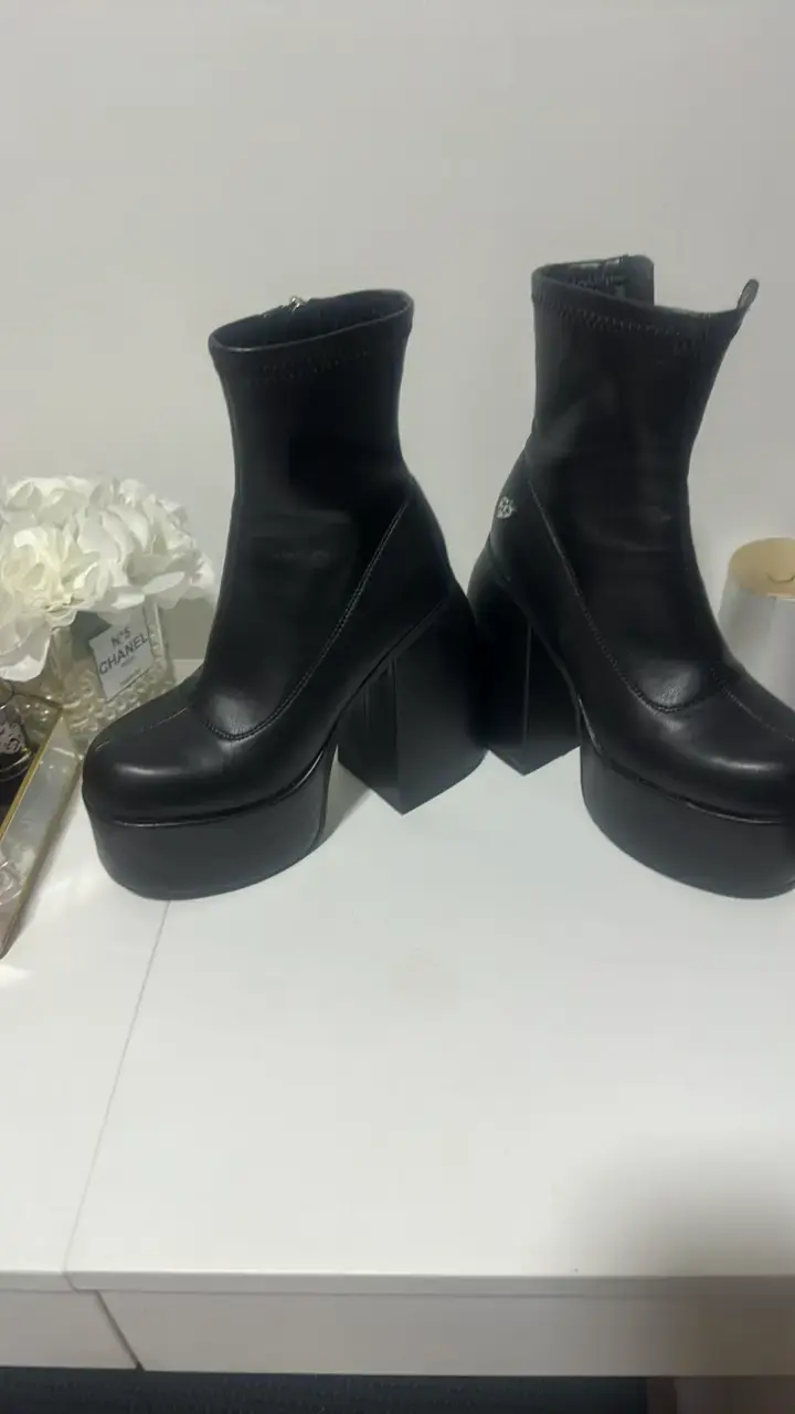 Botines de plataforma negros con tacón alto - 1