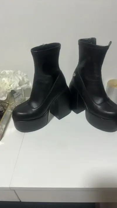 Botines de plataforma negros con tacón alto - miniatura 1