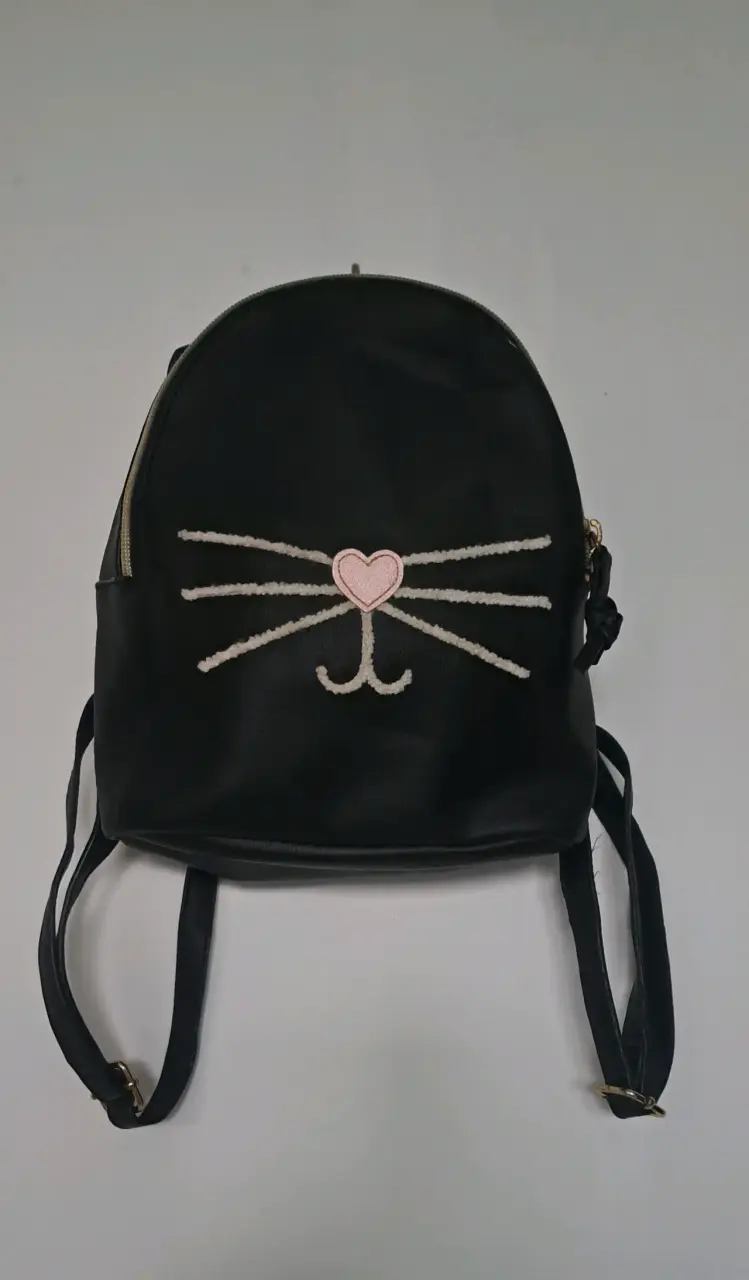Mochila negra con diseño de gato - 1