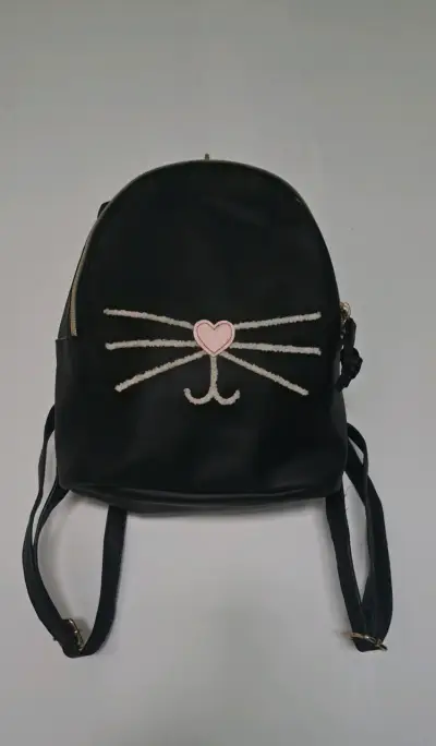 Mochila negra con diseño de gato - miniatura 1