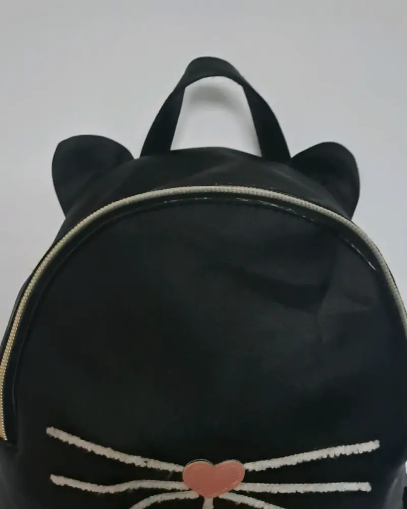 Mochila negra con diseño de gato - 2