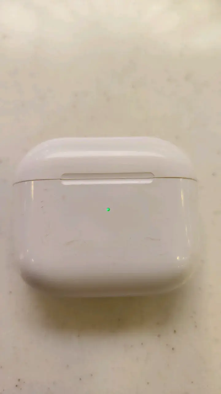 Audífonos inalámbricos con estuche de carga - 1