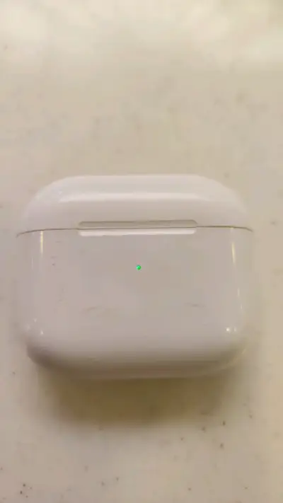 Audífonos inalámbricos con estuche de carga - miniatura 1