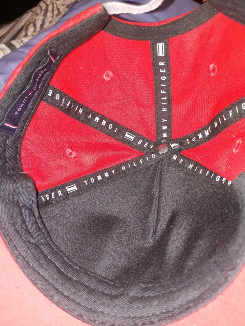 Gorra roja Tommy Hilfiger con logo - 2