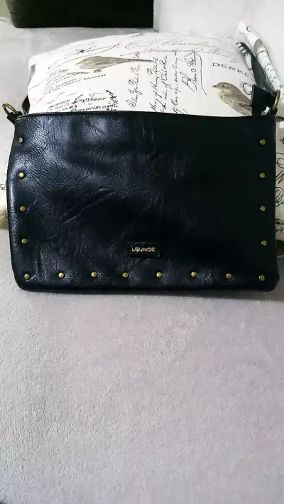 Cartera negra de cuero Lounge con tachas - miniatura 2