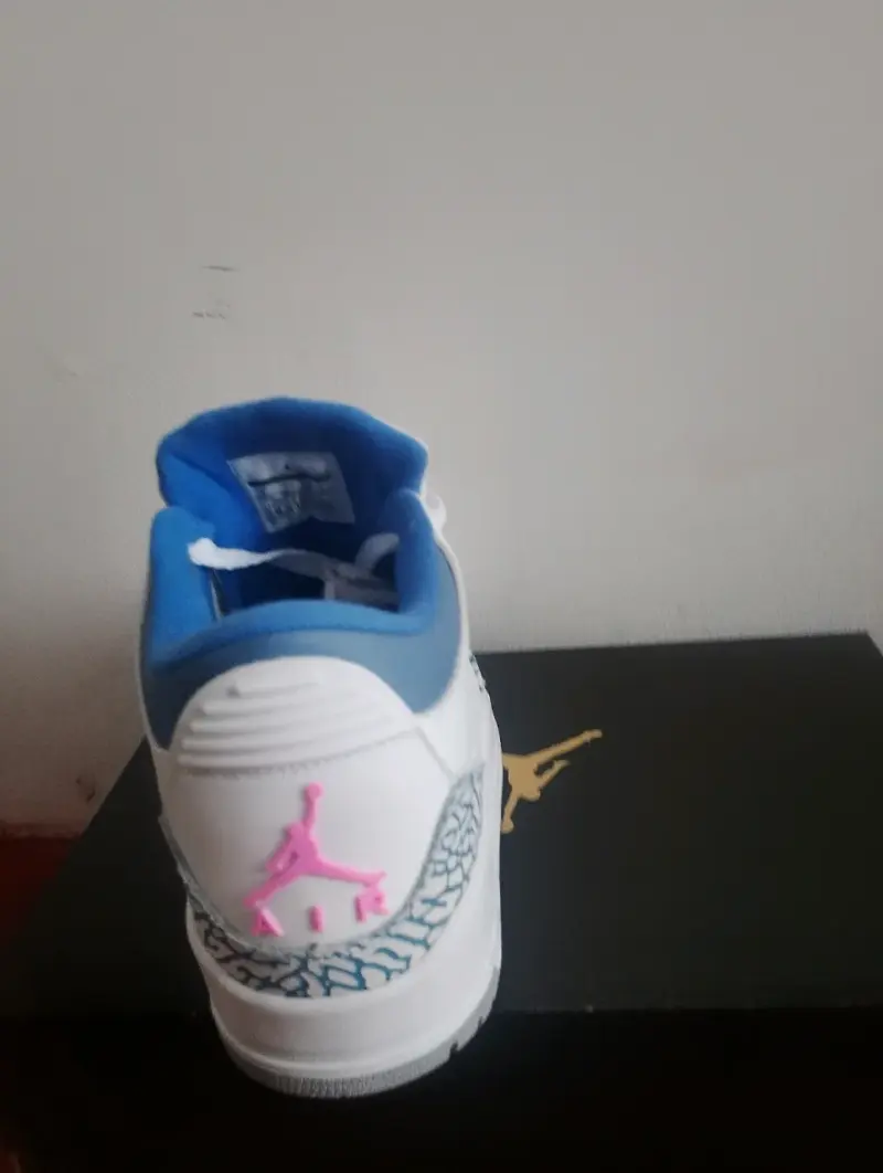 Zapatillas deportivas blancas con detalles rosados - 3