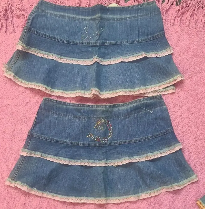 Falda de mezclilla azul con volantes - 2