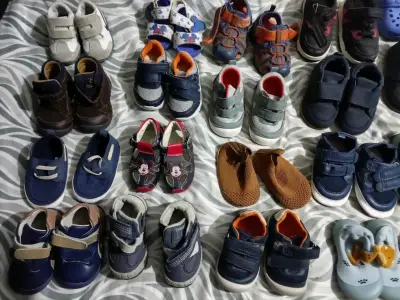 Lote de calzado 26 pares infantil variado - miniatura 3