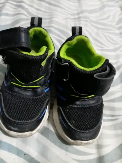 Lote de calzado 26 pares infantil variado - miniatura 5