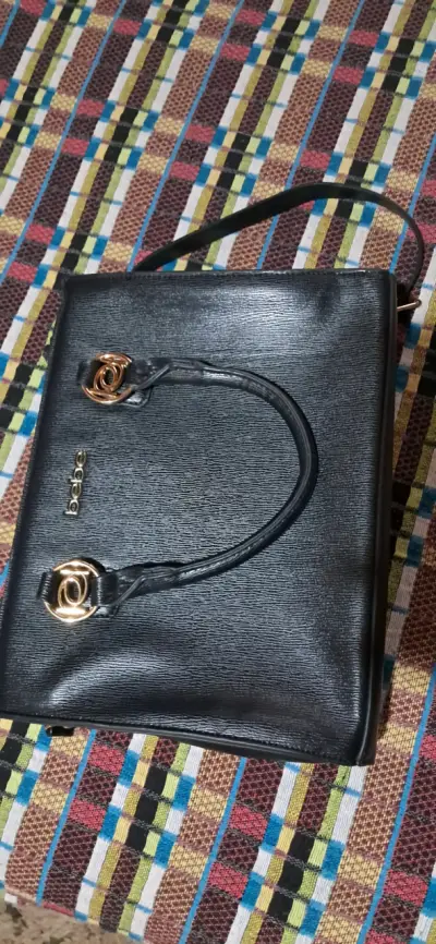 Cartera negra de cuero Bebe con detalles dorados - miniatura 2