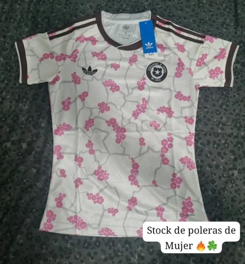 Polera de Mujer Adidas con Diseño Floral