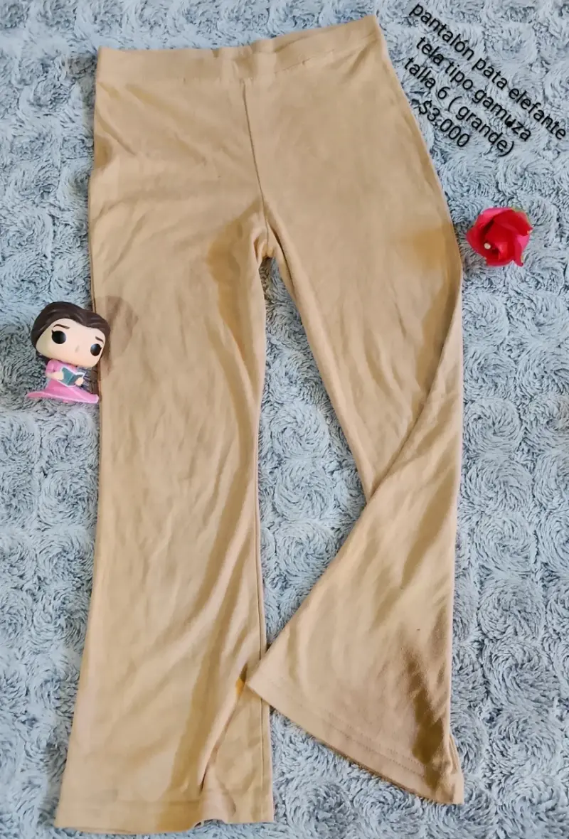 Pantalón pata elefante beige talla 6