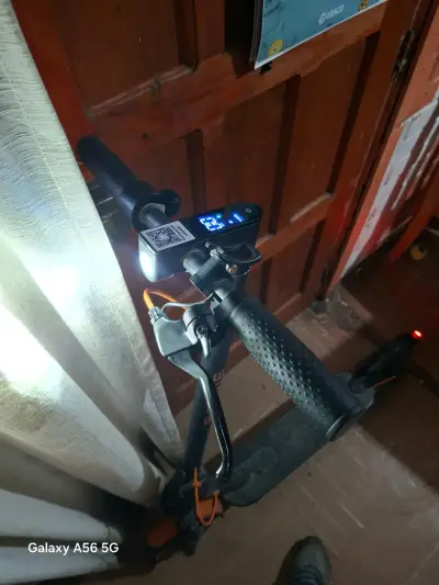Scooter Eléctrico Plegable con Pantalla LED - miniatura 2