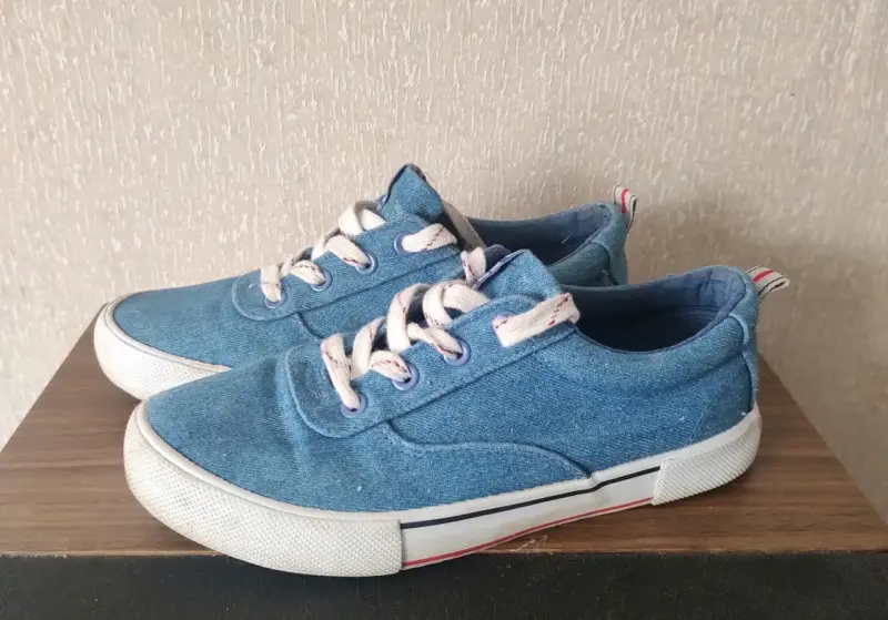 Zapatillas de lona azul casuales