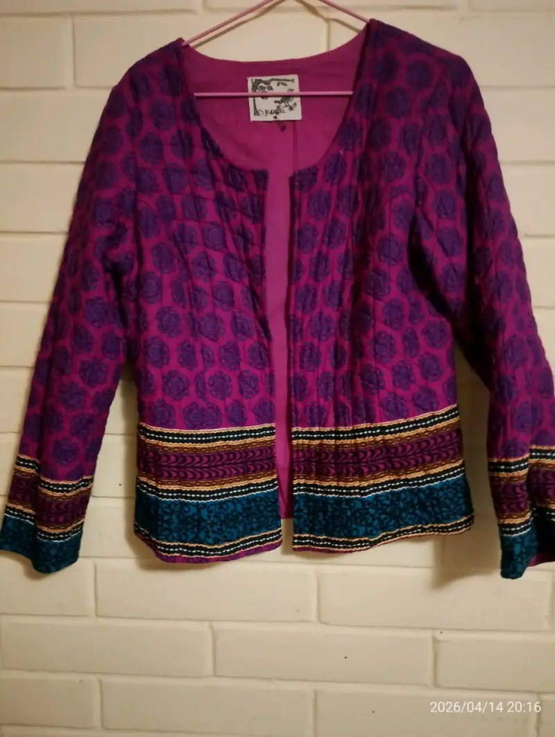 Chaqueta de algodón estampada morada y azul