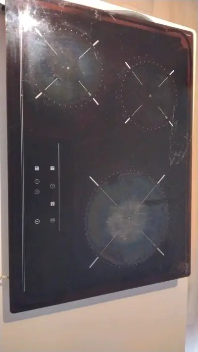 Encimera vitrocerámica de inducción 4 zonas - miniatura 1
