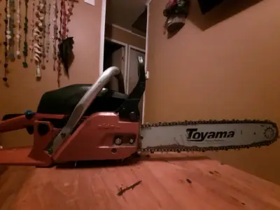Motosierra Toyama TC53X en buen estado - miniatura 1