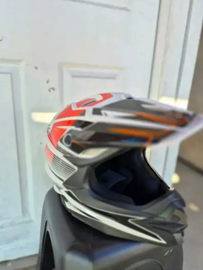 Casco de moto Enduro/Motocross usado – Buen estado - miniatura 2
