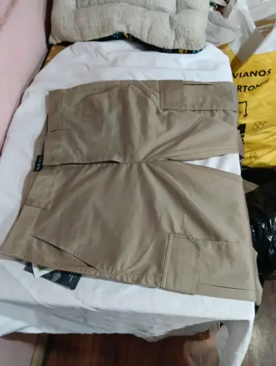 Pantalón cargo beige para hombre con tecnología Teflon - miniatura 4