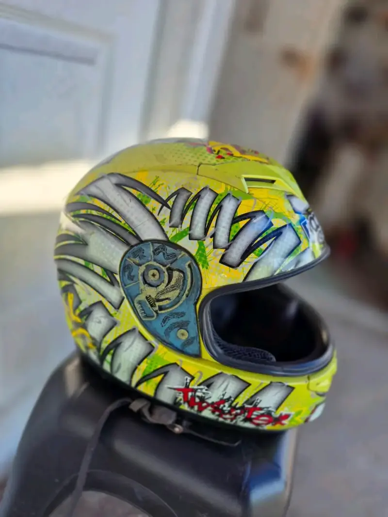 Casco de moto Rocket Force amarillo con diseño - 1