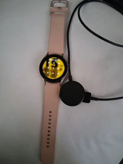 Reloj inteligente con cargador incluido - miniatura 2