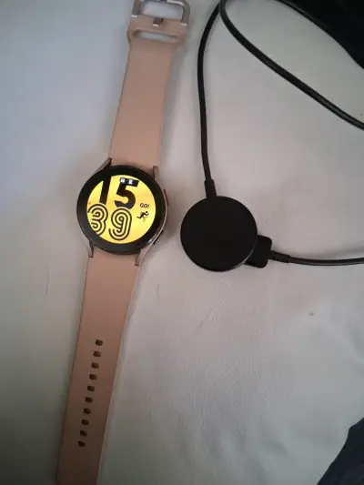 Reloj inteligente con cargador incluido - miniatura 3