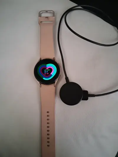 Reloj inteligente con cargador incluido - miniatura 4