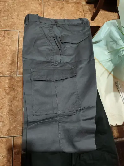 Pantalones cargo de trabajo en gris y negro - miniatura 1