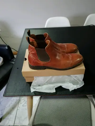 Botines de cuero marrón para hombre - miniatura 1