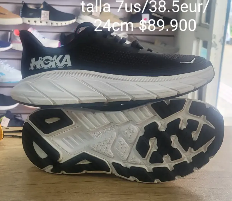 Zapatilla Hoka talla 7US/38.5eur
