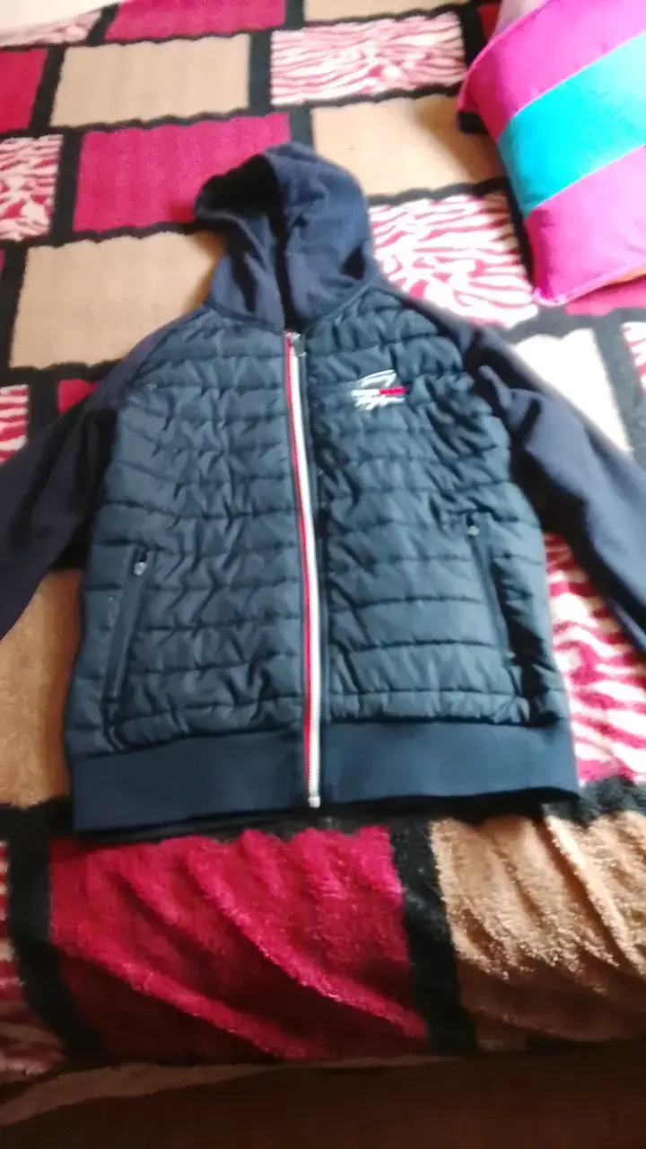 Chaqueta acolchada con capucha para hombre - 1