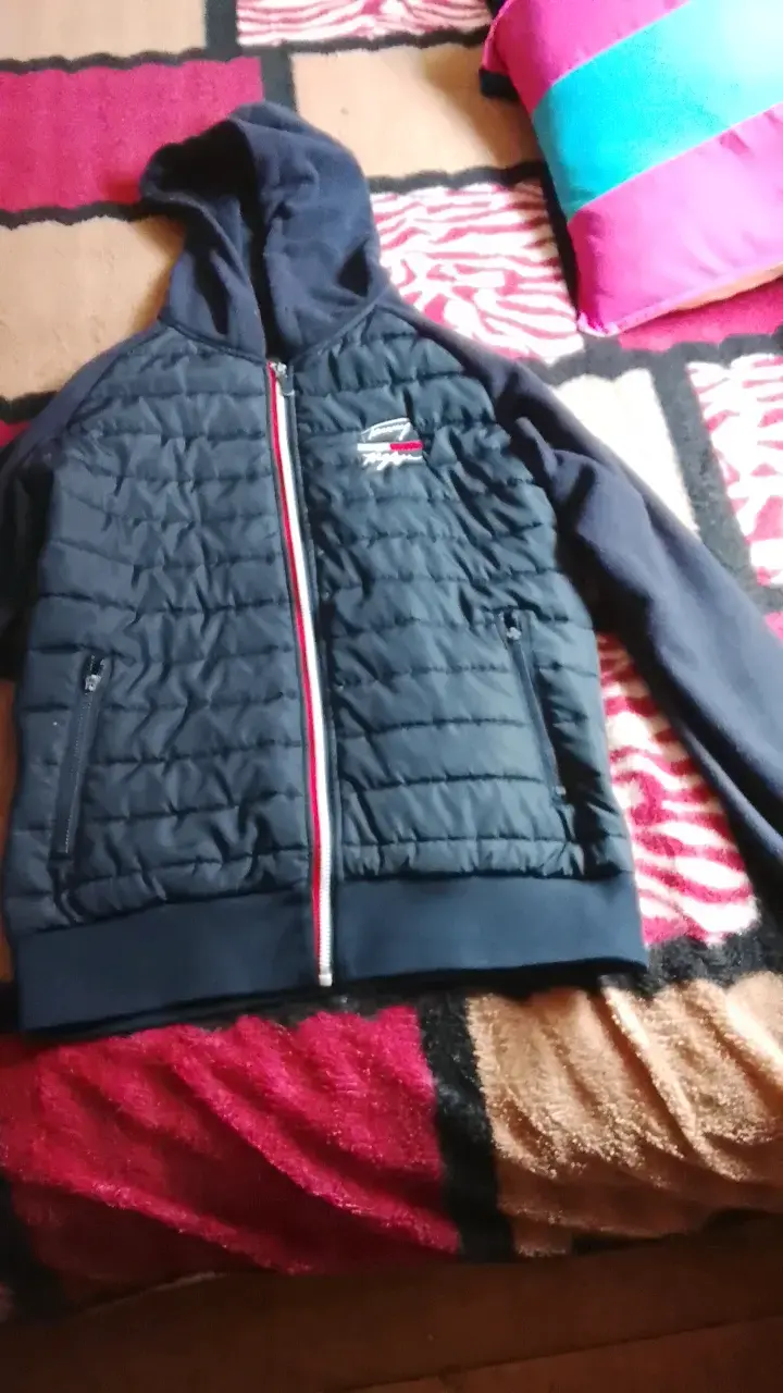Chaqueta acolchada con capucha para hombre - 2