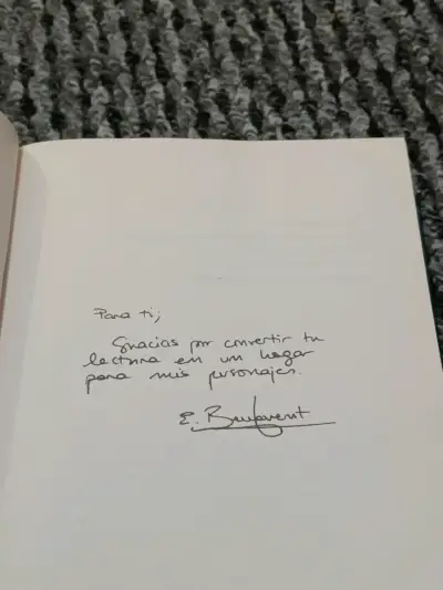 Libro 'Un Cuento Perfecto' Edición Limitada - miniatura 2