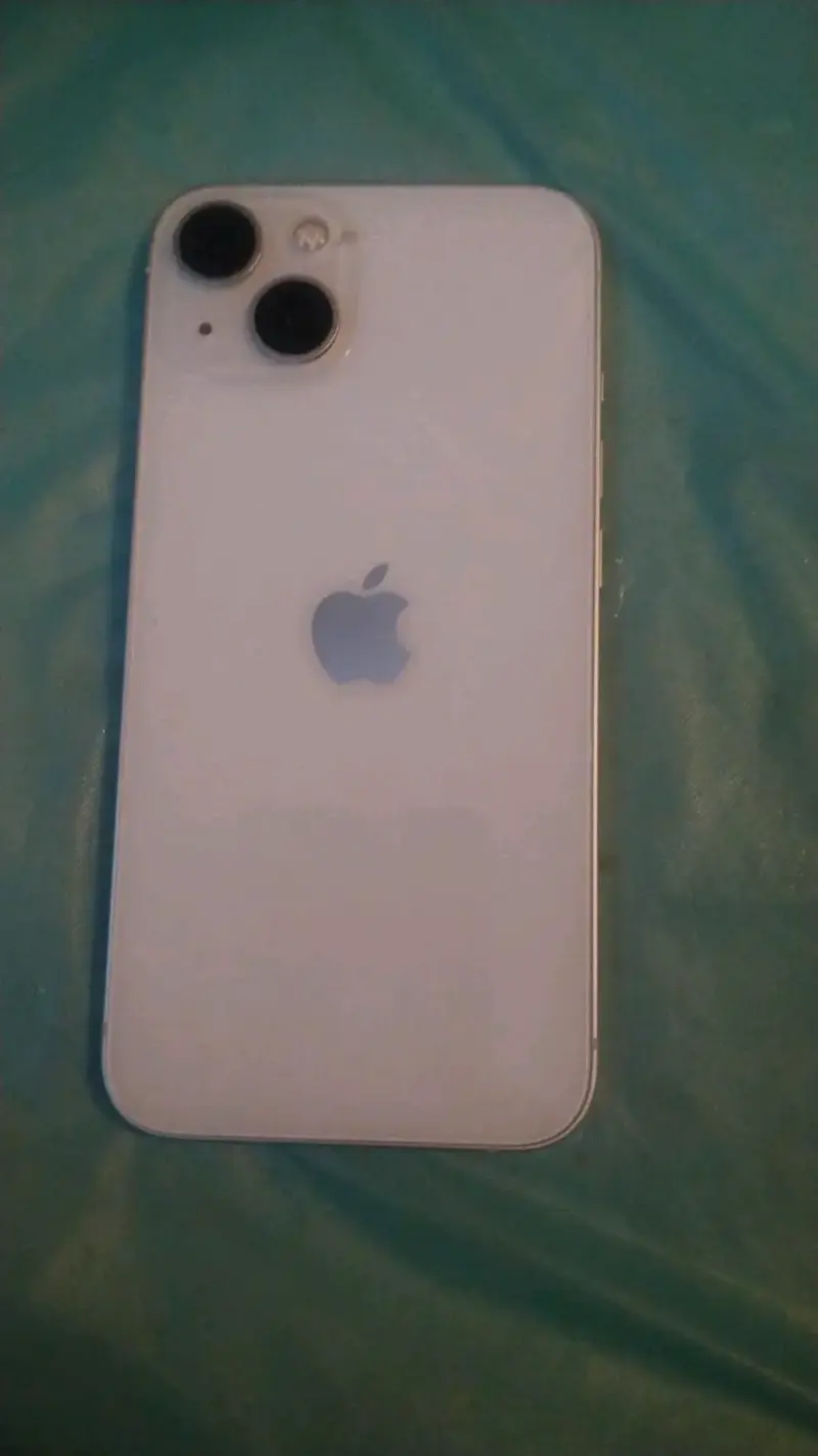 iPhone blanco 13 en buen estado - 2