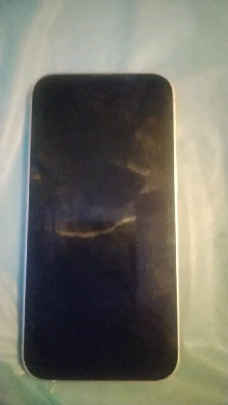iPhone blanco 13 en buen estado - 3
